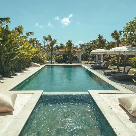 Cari Surf Camp & Studio'S Uluwatu  Ngoại thất bức ảnh
