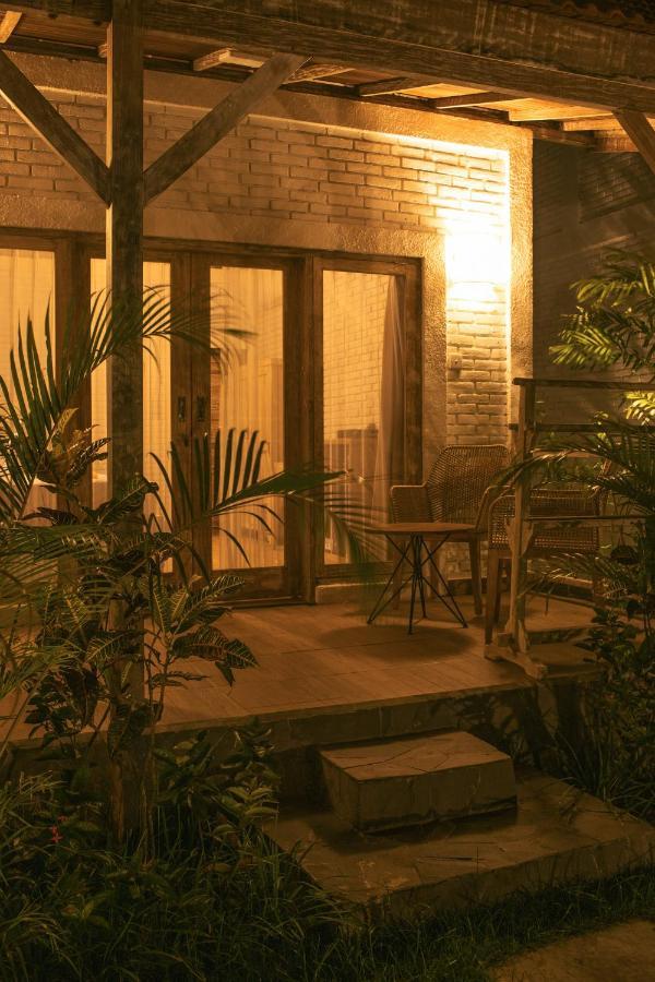 Cari Surf Camp & Studio'S Uluwatu  Ngoại thất bức ảnh