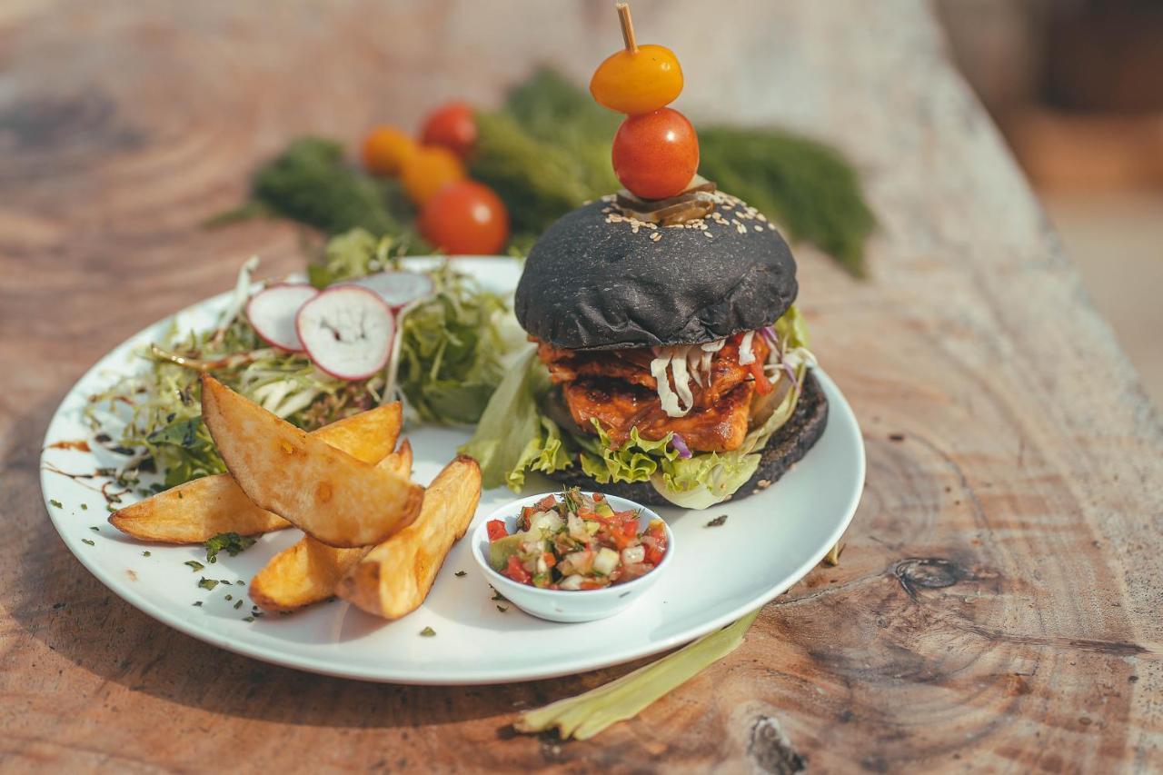 Cari Surf Camp & Studio'S Uluwatu  Ngoại thất bức ảnh