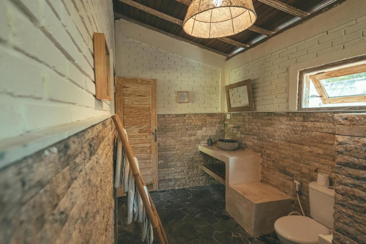 Cari Surf Camp & Studio'S Uluwatu  Ngoại thất bức ảnh