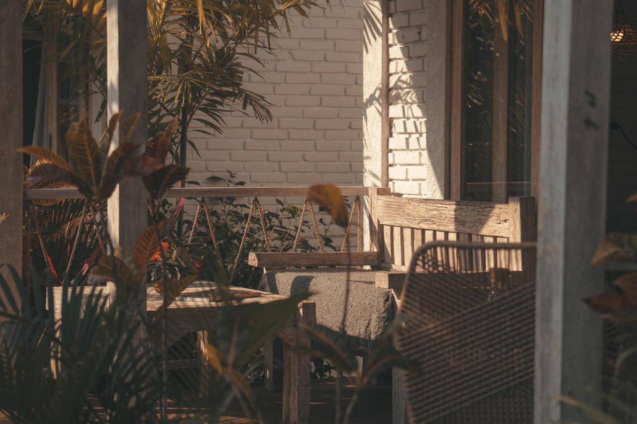 Cari Surf Camp & Studio'S Uluwatu  Ngoại thất bức ảnh