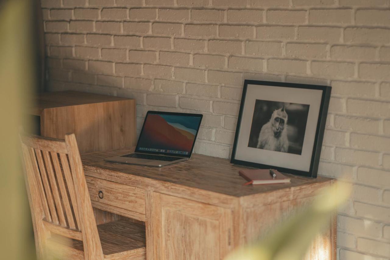 Cari Surf Camp & Studio'S Uluwatu  Ngoại thất bức ảnh